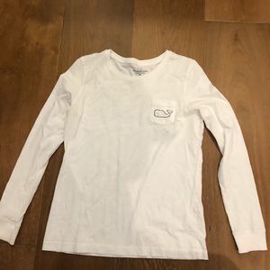 Vineyard vines white long sleeve Tee!